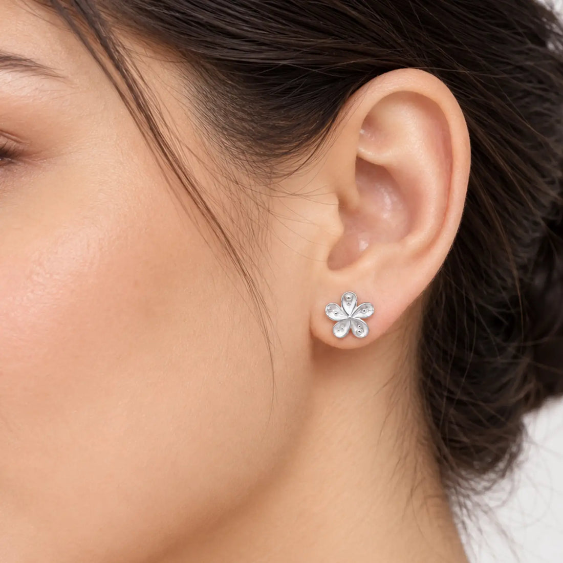 Elegant Floral Filigree Silver Stud Earrings - Made With Pure 925 Silver