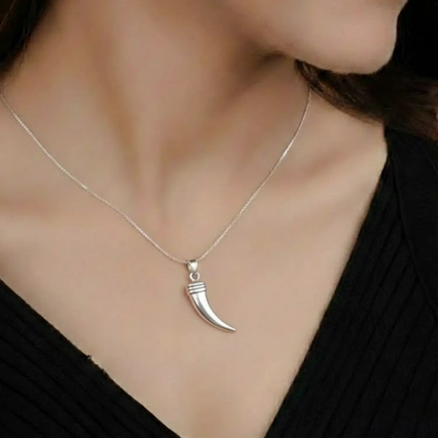 Stylish Claw Design Pure Silver Pendant - Made With 925 Pure Silver
