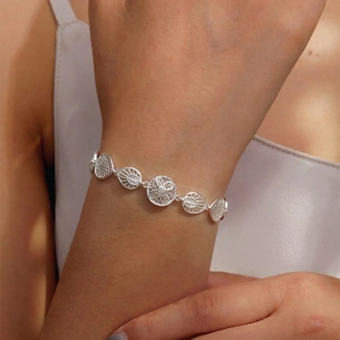 PearlDrop Mesh Silver Bracelet - Made With Pure 925 Silver