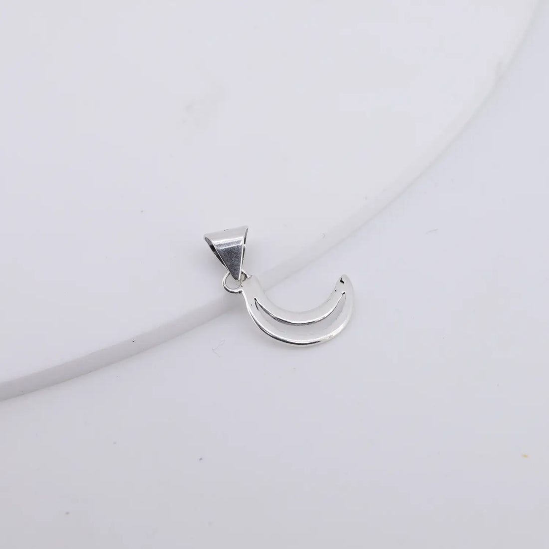 Elegant Crescent Design Pure Silver Pendant - Made With 925 Pure Silver