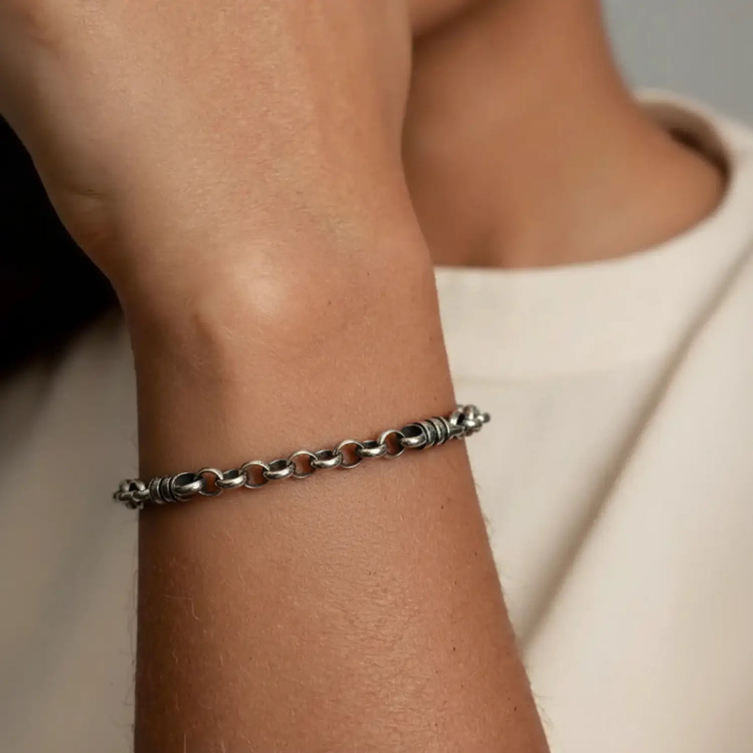 Oxidized Round-Link Silver Bracelet - Made With Pure 925 Silver