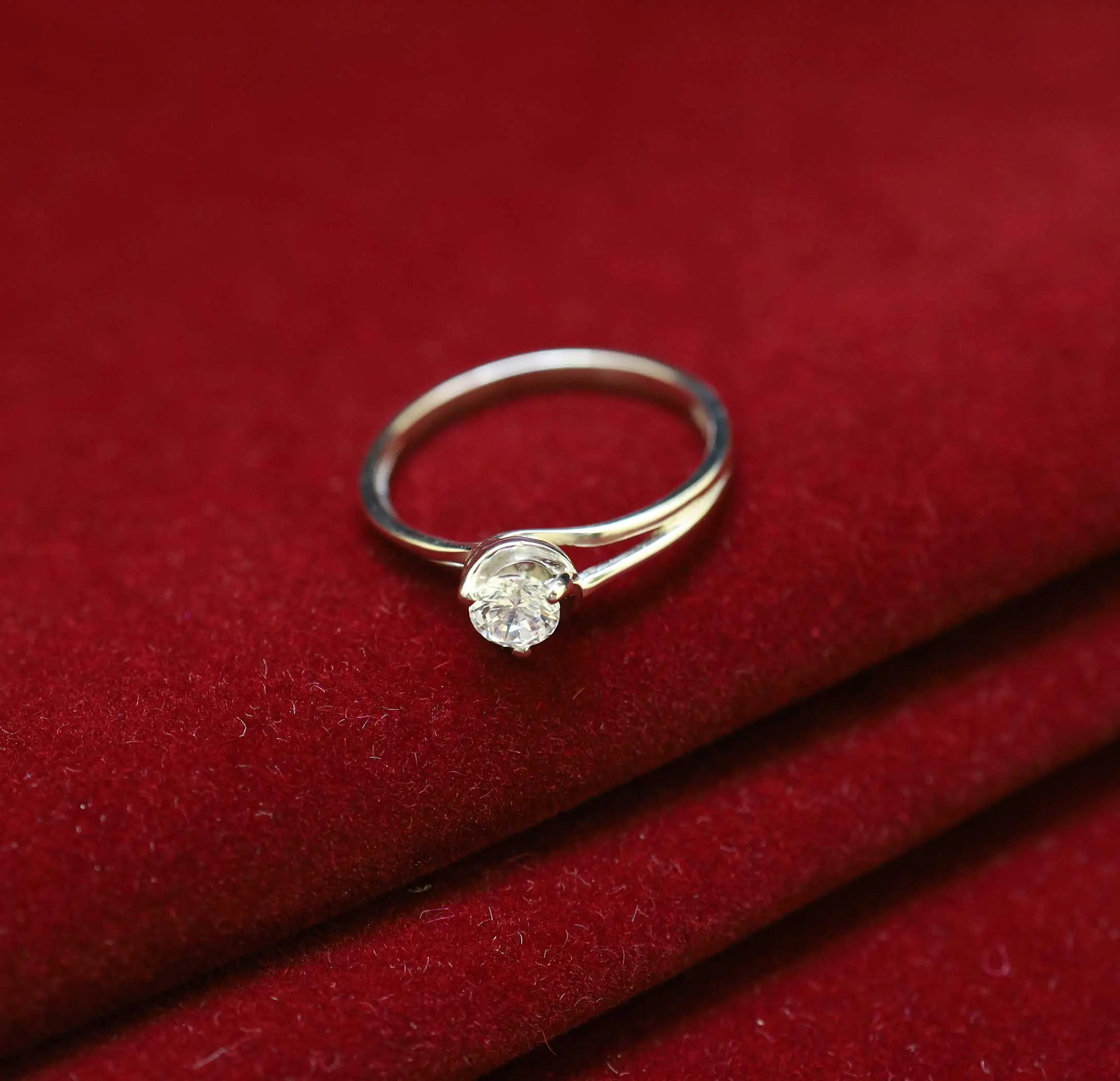 Heart-Hug Solitaire Silver Ring - Made With Pure 925 Silver