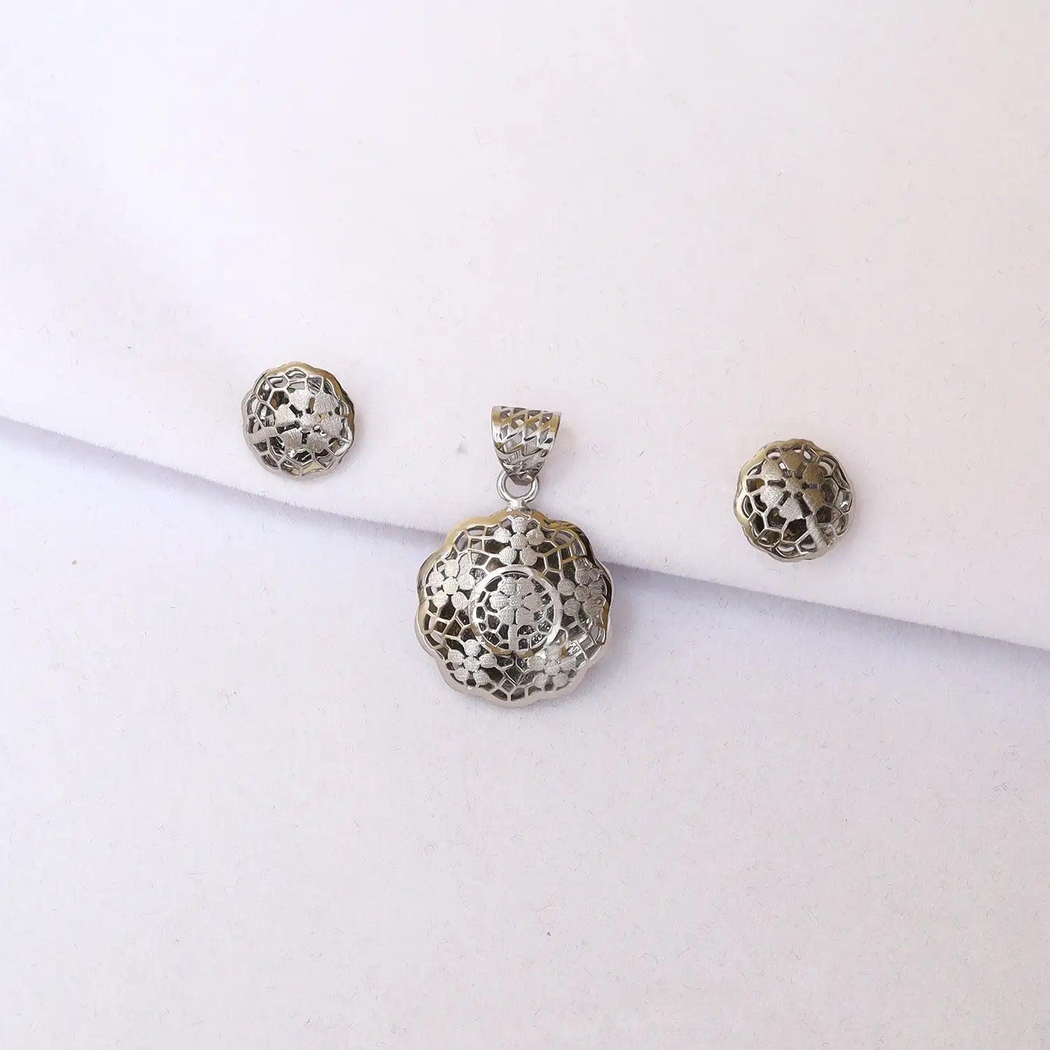 Elegant Floral Mandala Pure Silver Pendant & Earrings Set - Made With Pure 925 Silver