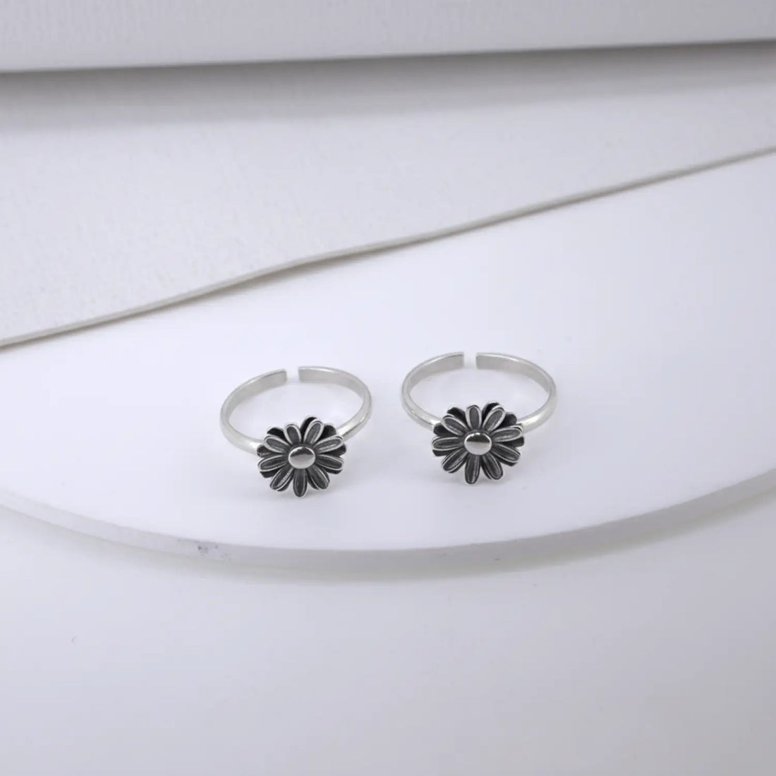 Classic Daisy Bloom Toe Rings- Made With Pure 925 Silver