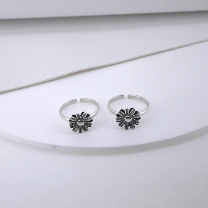 Classic Daisy Bloom Toe Rings- Made With Pure 925 Silver
